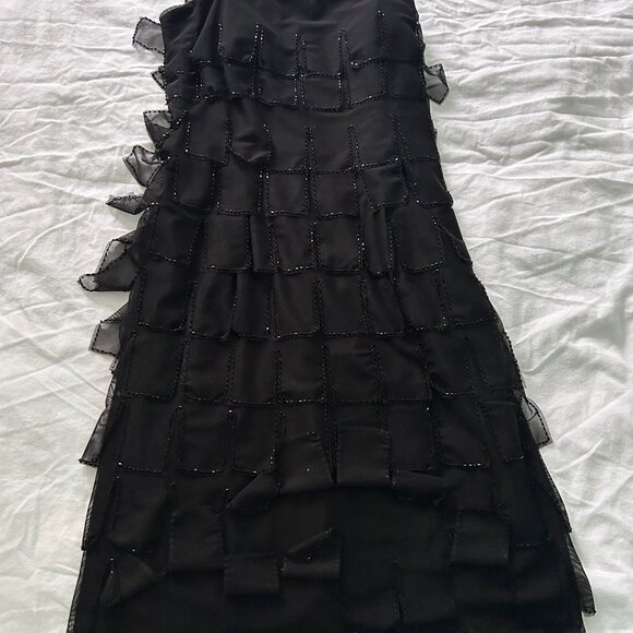 Black cocktail dress with beautiful beaded details - Picture 5 of 6